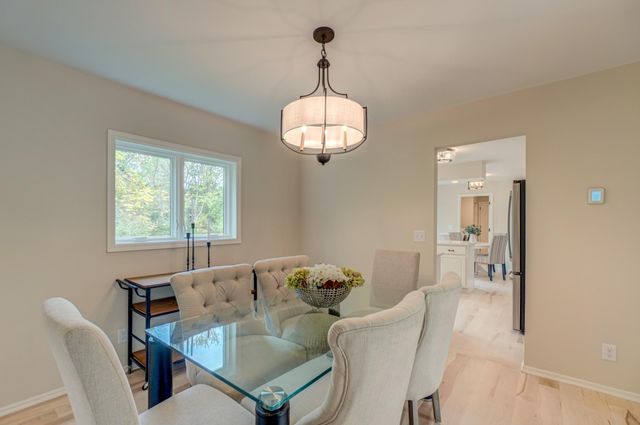 679 Marie Avenue W, Mendota Heights, MN 55118