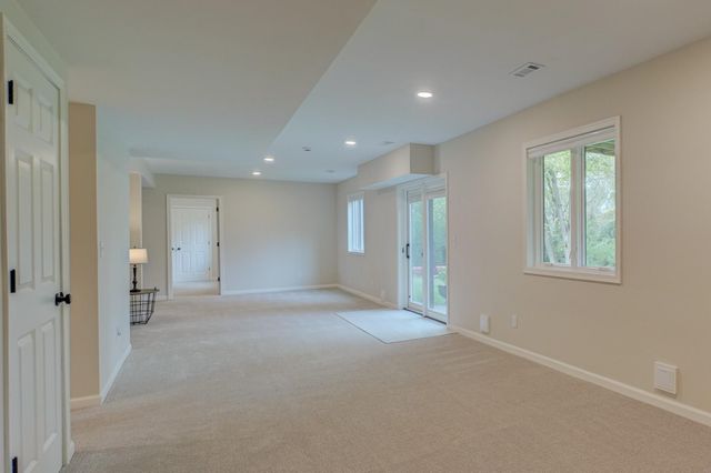 679 Marie Avenue W, Mendota Heights, MN 55118