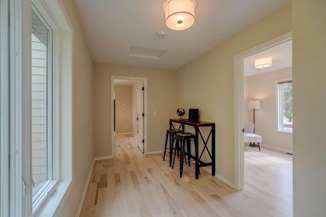 679 Marie Avenue W, Mendota Heights, MN 55118