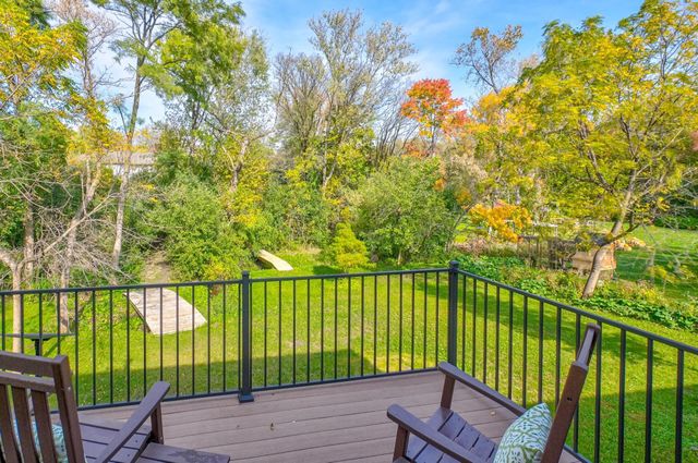 679 Marie Avenue W, Mendota Heights, MN 55118