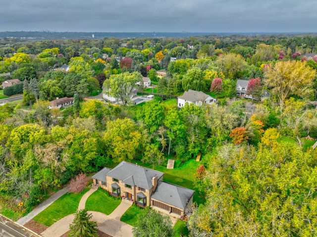 679 Marie Avenue W, Mendota Heights, MN 55118