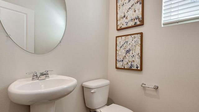 6421 Polar Dr, Pasco, WA 99301