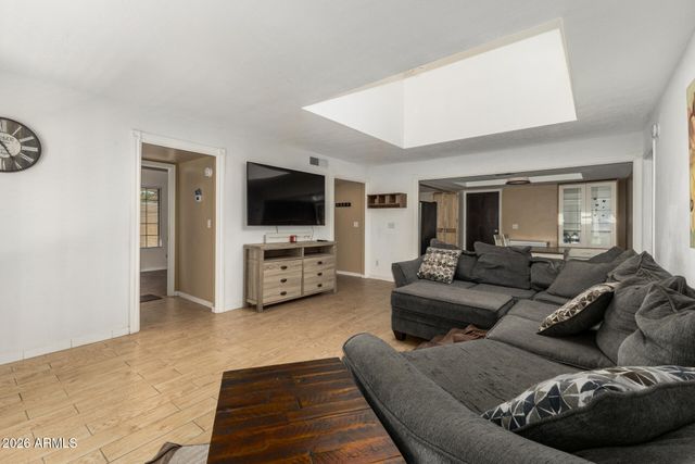 1302 W KEATS Avenue, Mesa, AZ 85202