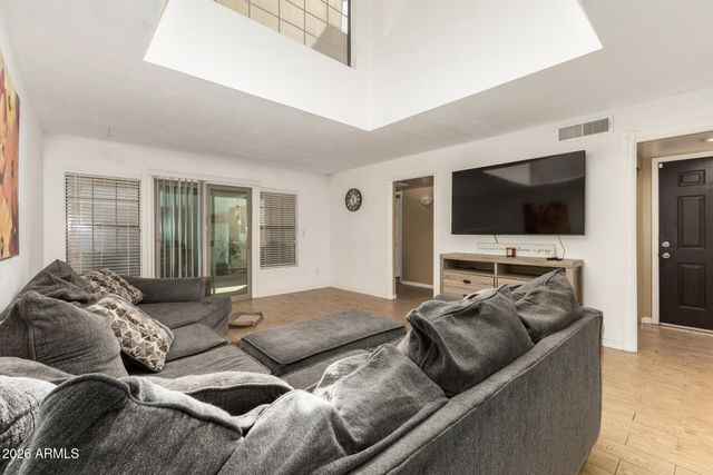 1302 W KEATS Avenue, Mesa, AZ 85202