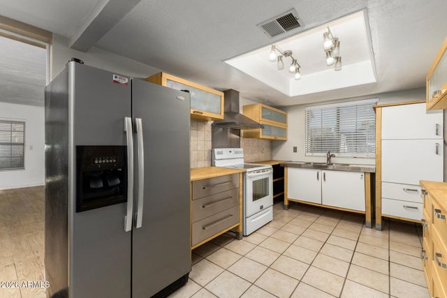 1302 W KEATS Avenue, Mesa, AZ 85202