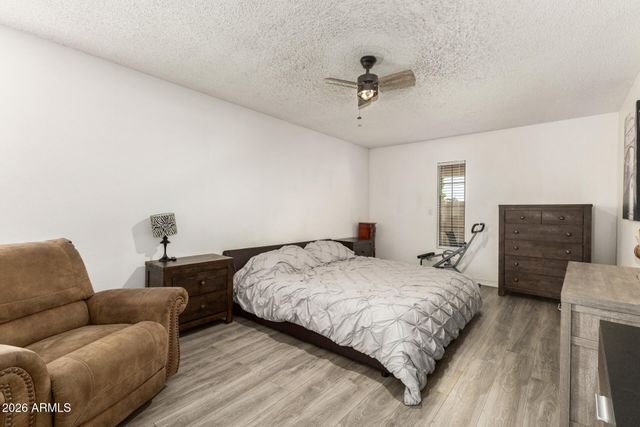 1302 W KEATS Avenue, Mesa, AZ 85202