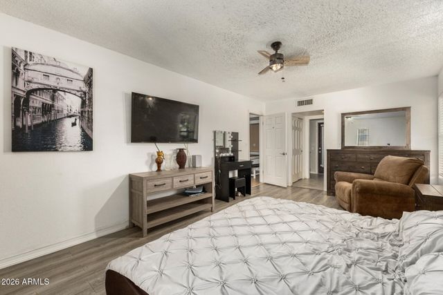 1302 W KEATS Avenue, Mesa, AZ 85202