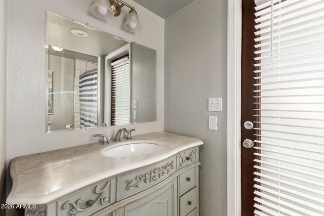 1302 W KEATS Avenue, Mesa, AZ 85202