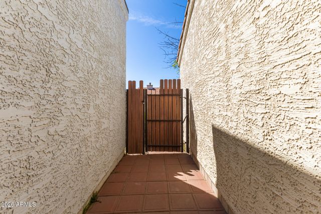 1302 W KEATS Avenue, Mesa, AZ 85202