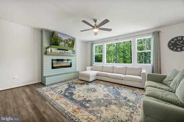 8028 ASHFORD DR, Fredericksburg, VA 22407