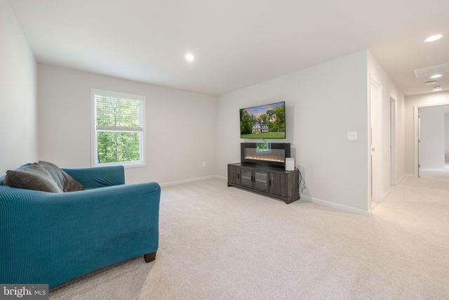 8028 ASHFORD DR, Fredericksburg, VA 22407