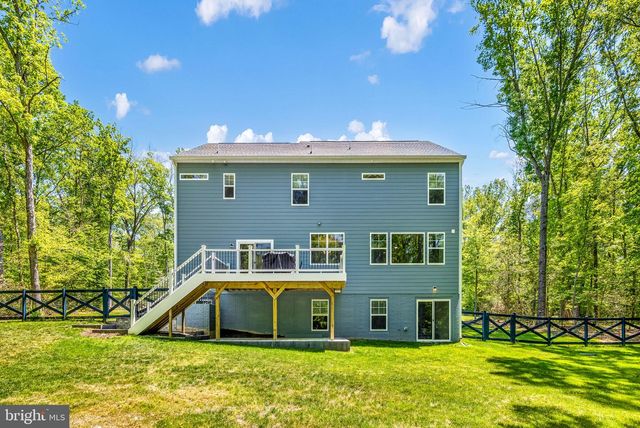 8028 ASHFORD DR, Fredericksburg, VA 22407