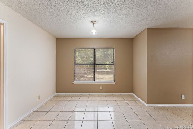 2911 QUIET PLAIN DR, San Antonio, TX 78245