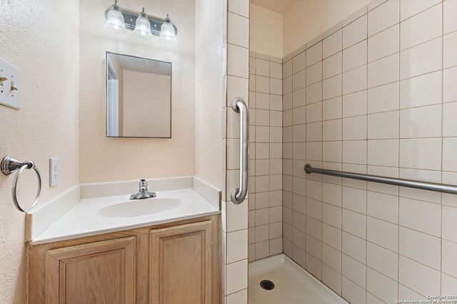 2911 QUIET PLAIN DR, San Antonio, TX 78245