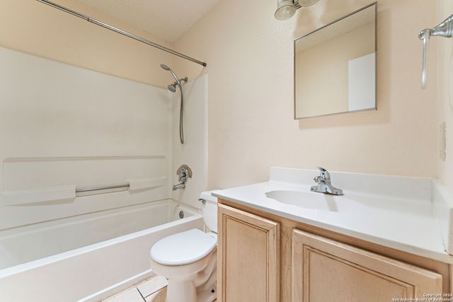 2911 QUIET PLAIN DR, San Antonio, TX 78245