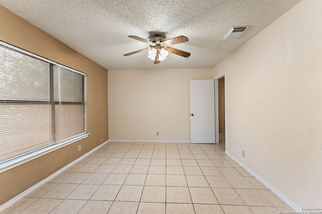2911 QUIET PLAIN DR, San Antonio, TX 78245