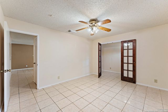 2911 QUIET PLAIN DR, San Antonio, TX 78245