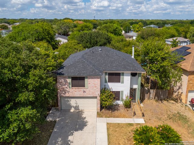 2911 QUIET PLAIN DR, San Antonio, TX 78245