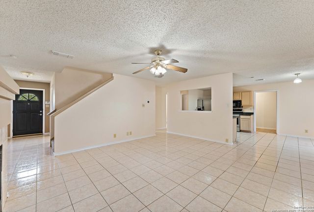 2911 QUIET PLAIN DR, San Antonio, TX 78245