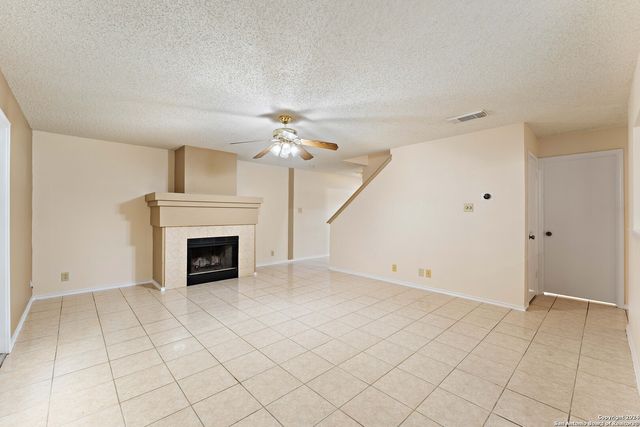 2911 QUIET PLAIN DR, San Antonio, TX 78245