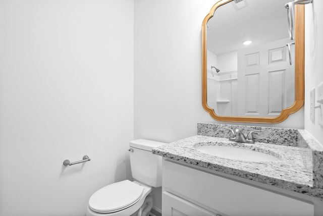 929 Center Rd Apt A, Clarksville, TN 37042