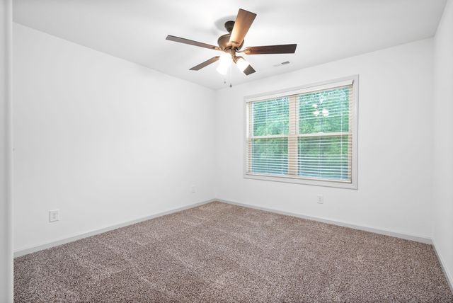 929 Center Rd Apt A, Clarksville, TN 37042