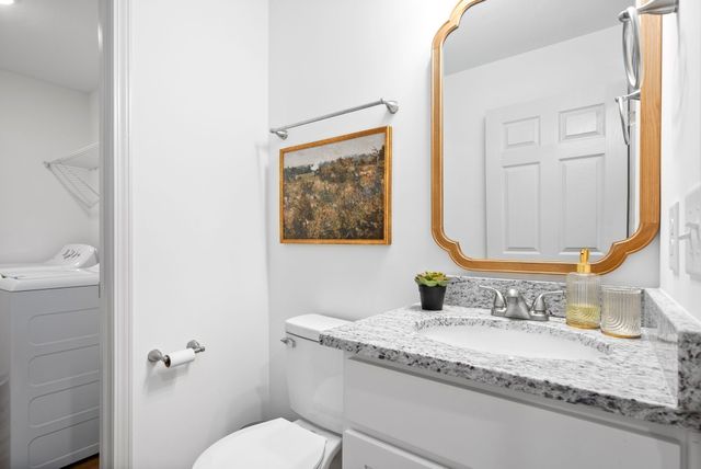 929 Center Rd Apt A, Clarksville, TN 37042