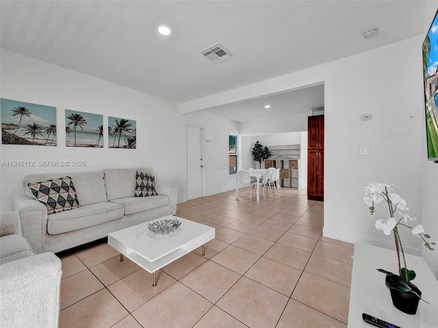2461 SW 16th Ct, Fort Lauderdale, FL 33312