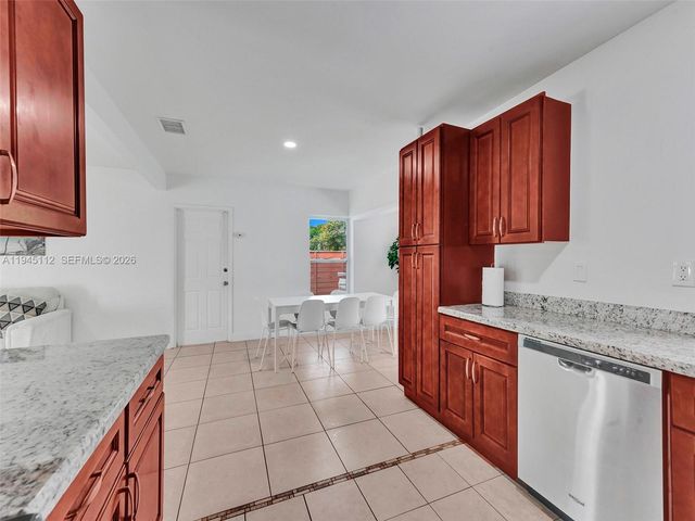 2461 SW 16th Ct, Fort Lauderdale, FL 33312