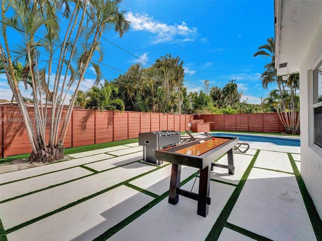 2461 SW 16th Ct, Fort Lauderdale, FL 33312