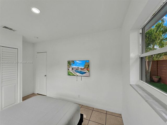 2461 SW 16th Ct, Fort Lauderdale, FL 33312