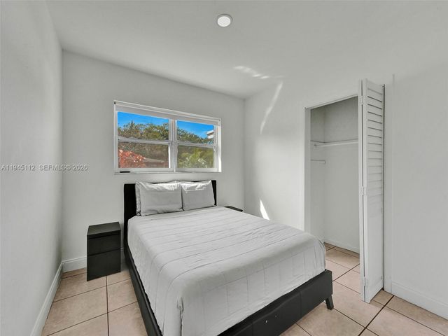 2461 SW 16th Ct, Fort Lauderdale, FL 33312