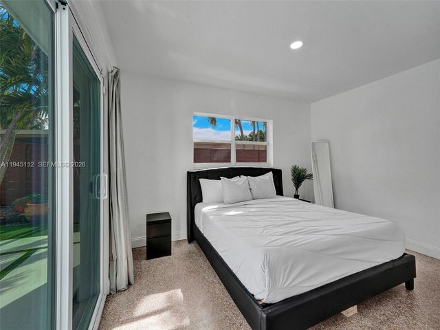 2461 SW 16th Ct, Fort Lauderdale, FL 33312