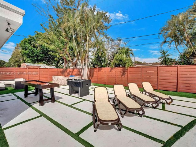 2461 SW 16th Ct, Fort Lauderdale, FL 33312