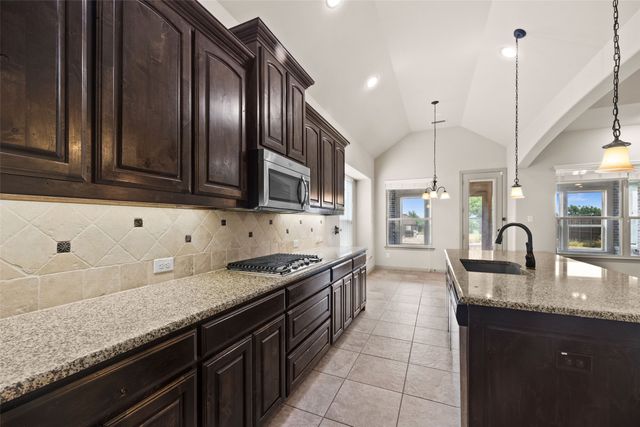 586 Mountcastle Drive, Rockwall, TX 75087