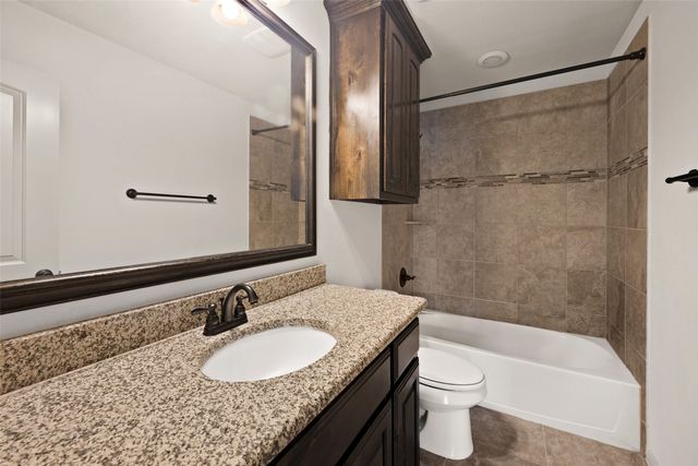 586 Mountcastle Drive, Rockwall, TX 75087