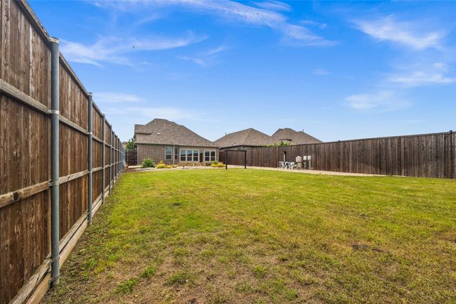 586 Mountcastle Drive, Rockwall, TX 75087