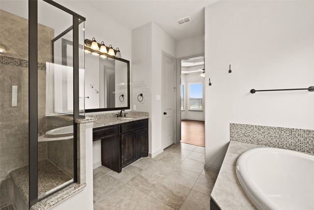 586 Mountcastle Drive, Rockwall, TX 75087
