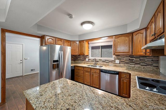 38543 Cheldon Street, Clinton Township, MI 48038