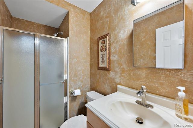 38543 Cheldon Street, Clinton Township, MI 48038