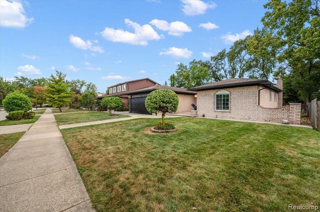 38543 Cheldon Street, Clinton Township, MI 48038