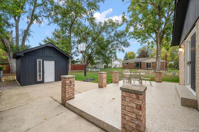 38543 Cheldon Street, Clinton Township, MI 48038