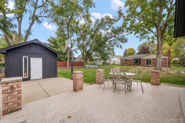 38543 Cheldon Street, Clinton Township, MI 48038