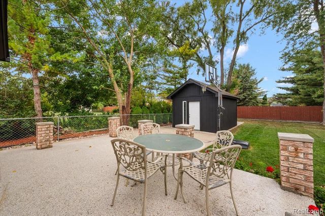 38543 Cheldon Street, Clinton Township, MI 48038