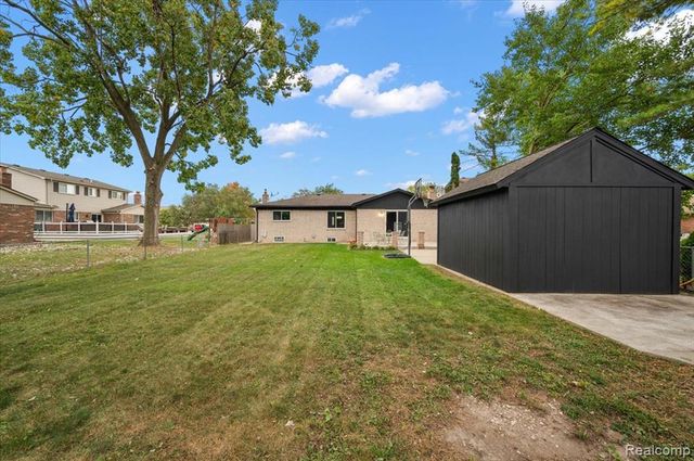 38543 Cheldon Street, Clinton Township, MI 48038