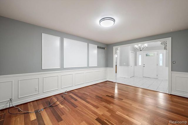 38543 Cheldon Street, Clinton Township, MI 48038