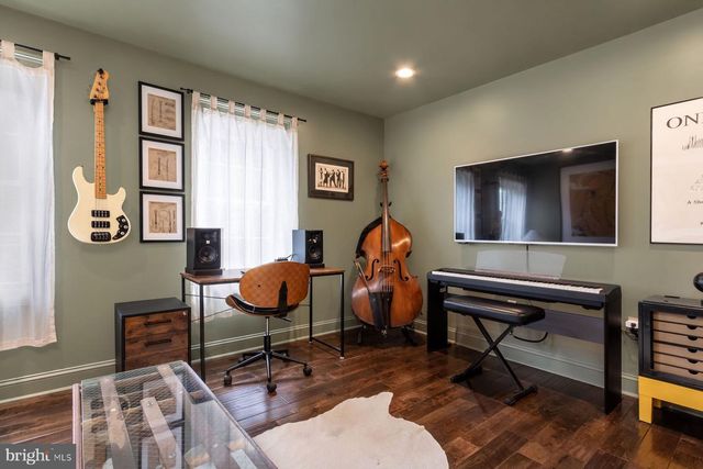 81 S MAIN ST, Lambertville, NJ 08530