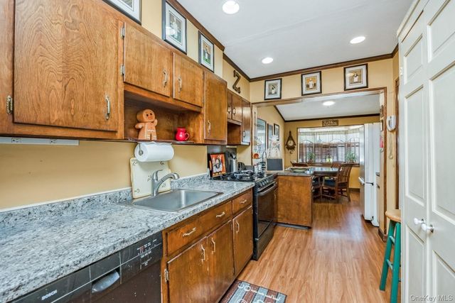 65-30 78th Street, Middle Village, NY 11379