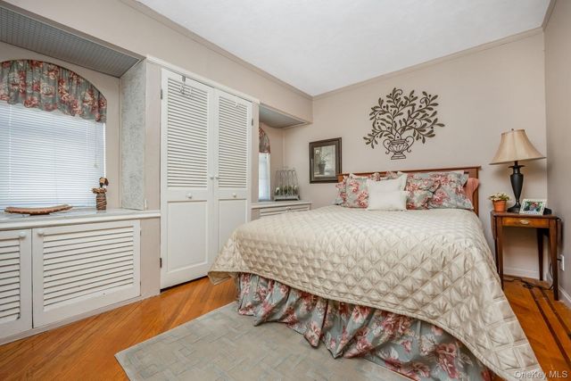 65-30 78th Street, Middle Village, NY 11379