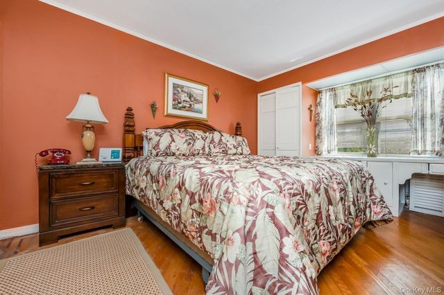 65-30 78th Street, Middle Village, NY 11379